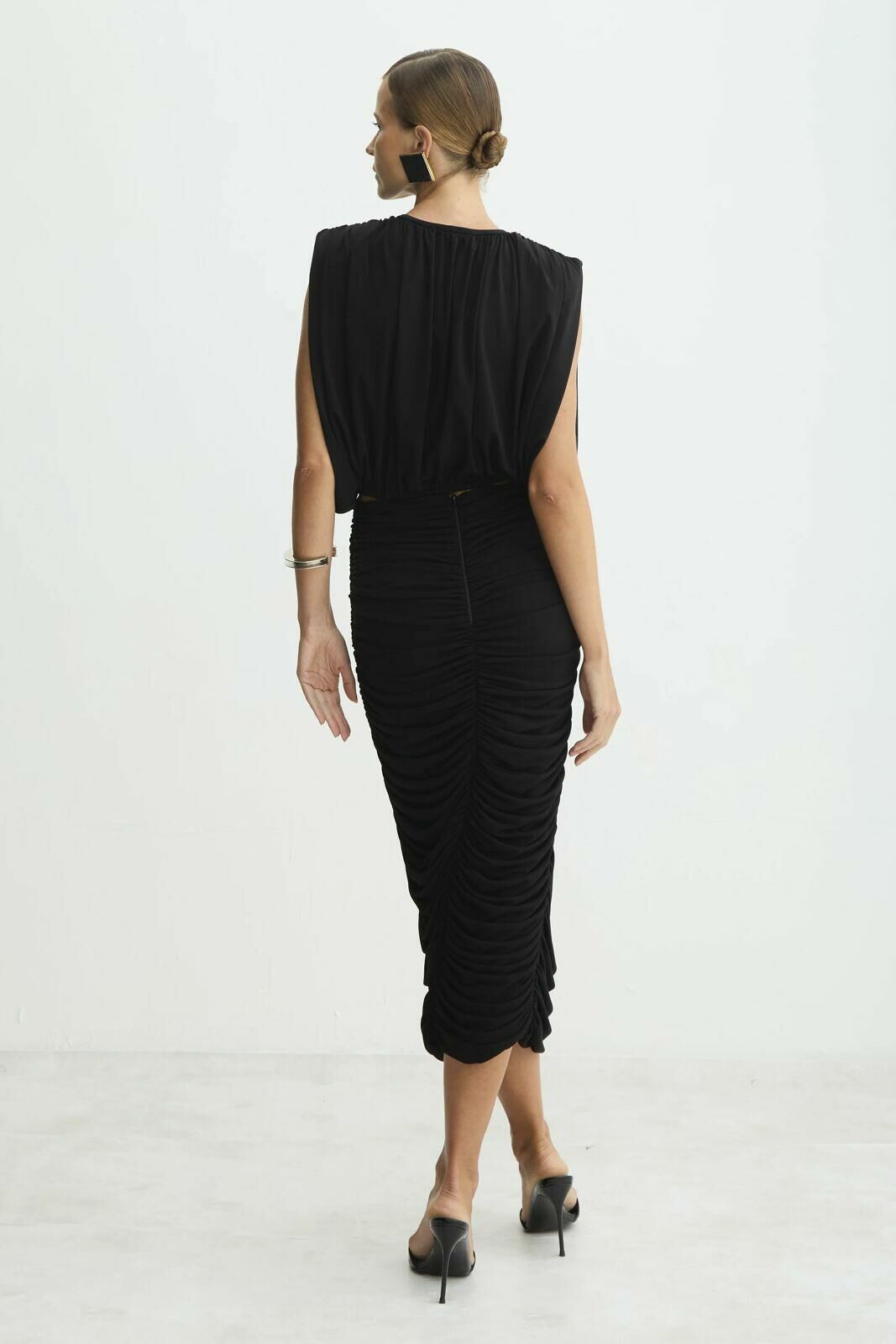 Imagem de Saia Mídi Cintura Alta Com Franzidos Preto Zen